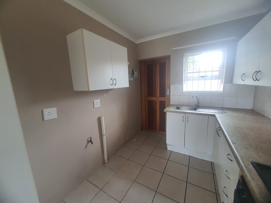 To Let 3 Bedroom Property for Rent in Cambridge West Eastern Cape